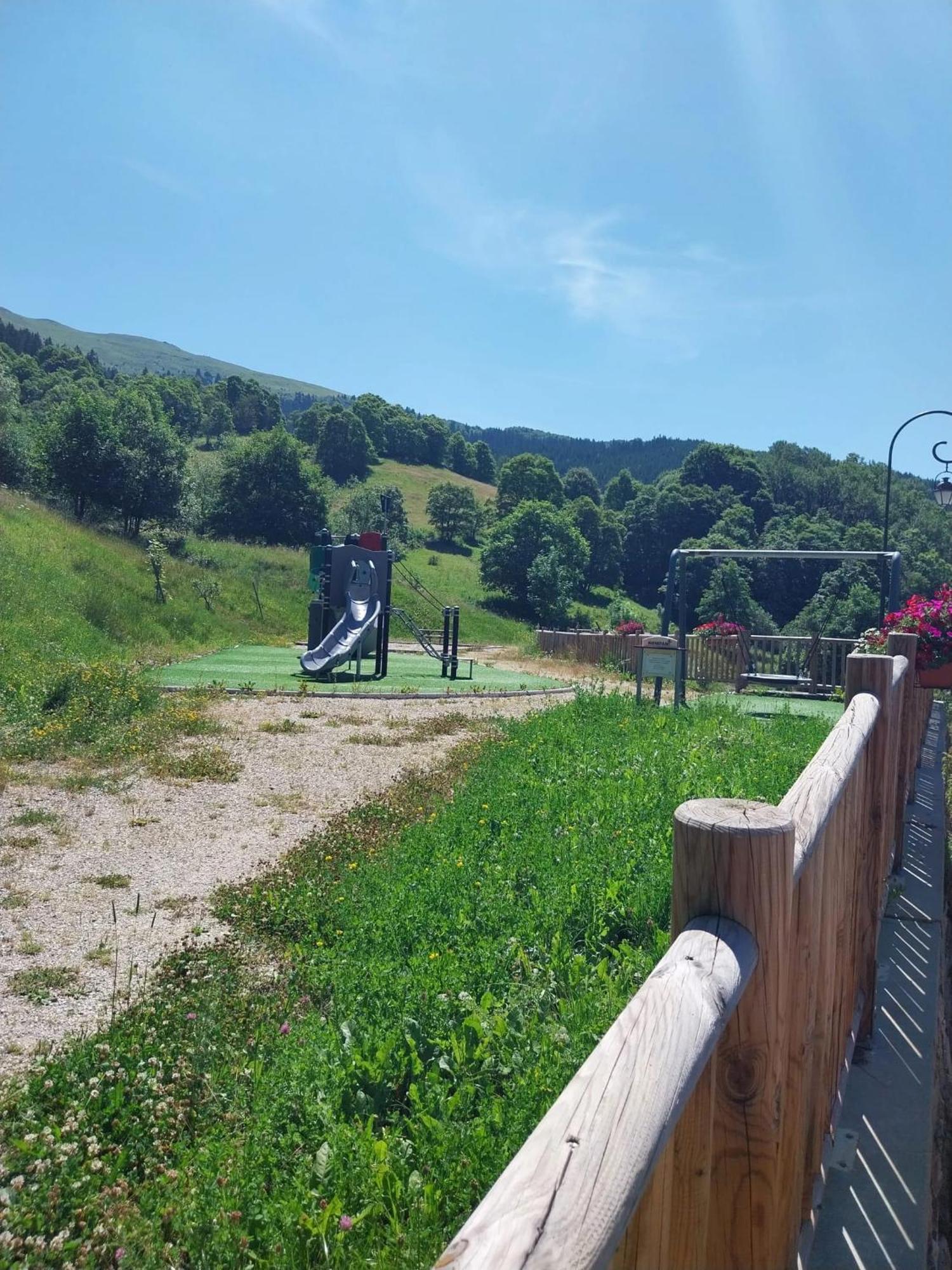 En Montagne Aux Belleville - 48 M² Terrasse Ensoleillee Appartement *